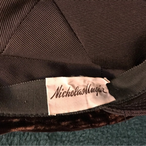 Nicholas Ungar velvet hat - Picture 5 of 5